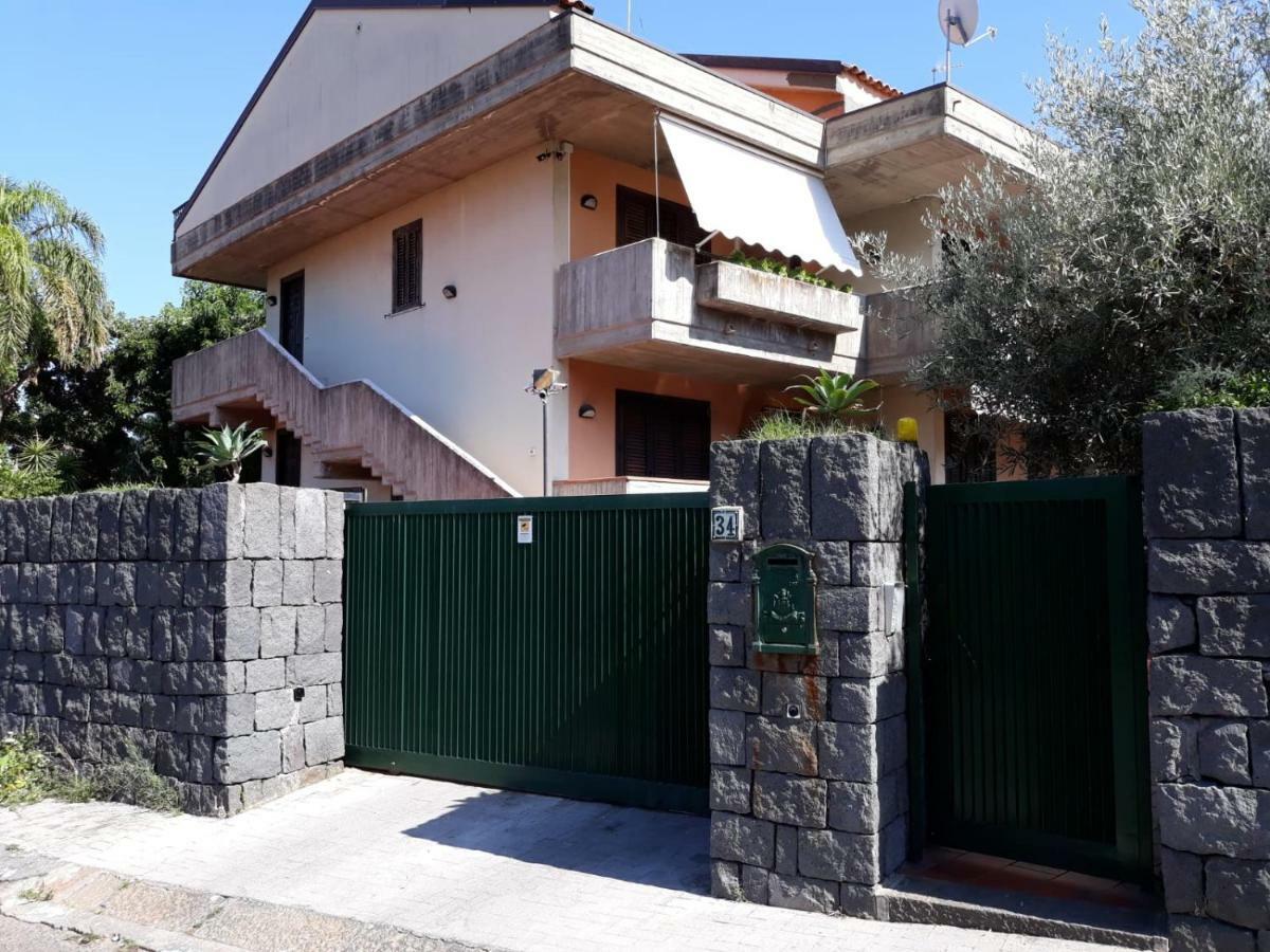 Chloe'S Apartment Acireale Exterior photo